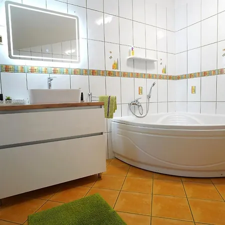 Tago With Heated New Pool *