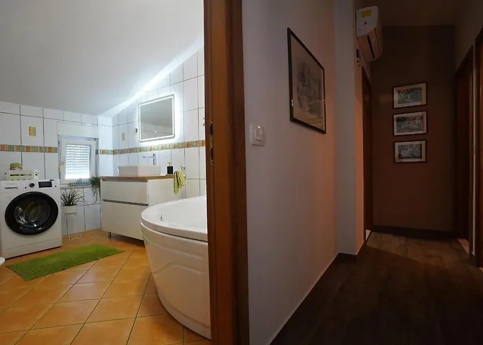 Villa Tago With Heated New Pool *