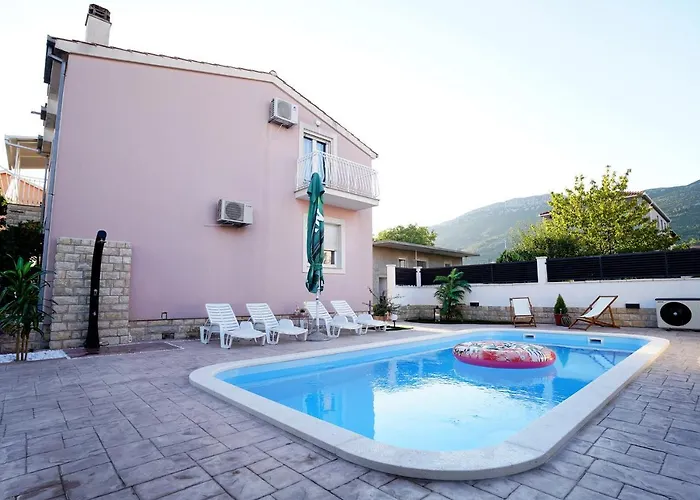 Villa Tago With Heated New Pool Kastela