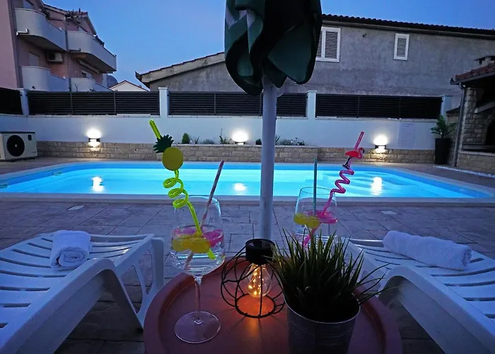 Tago With Heated New Pool Villa