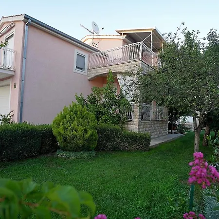 Tago With Heated New Pool *
