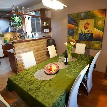 Tago With Heated New Pool * Kastela